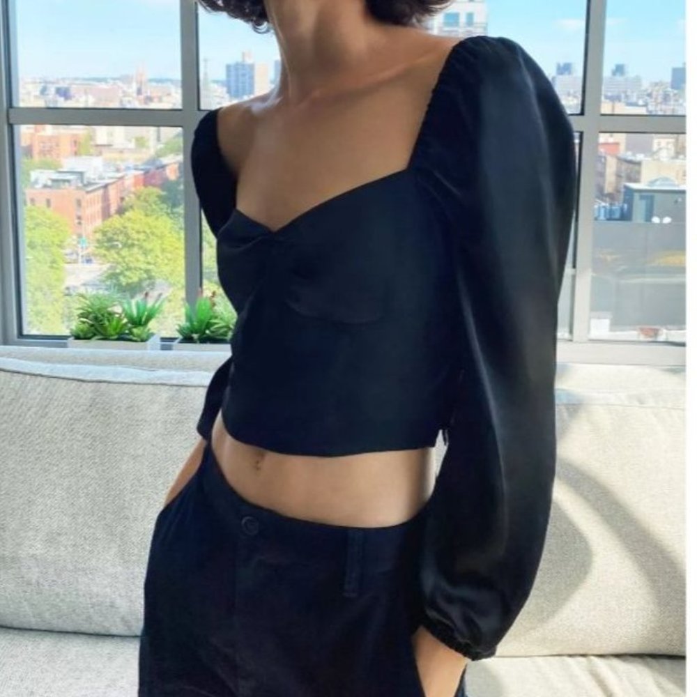 NWT Aritzia Sunday Best Black Satin Sweetheart Billie Blouse size 6 - Picture 1 of 16